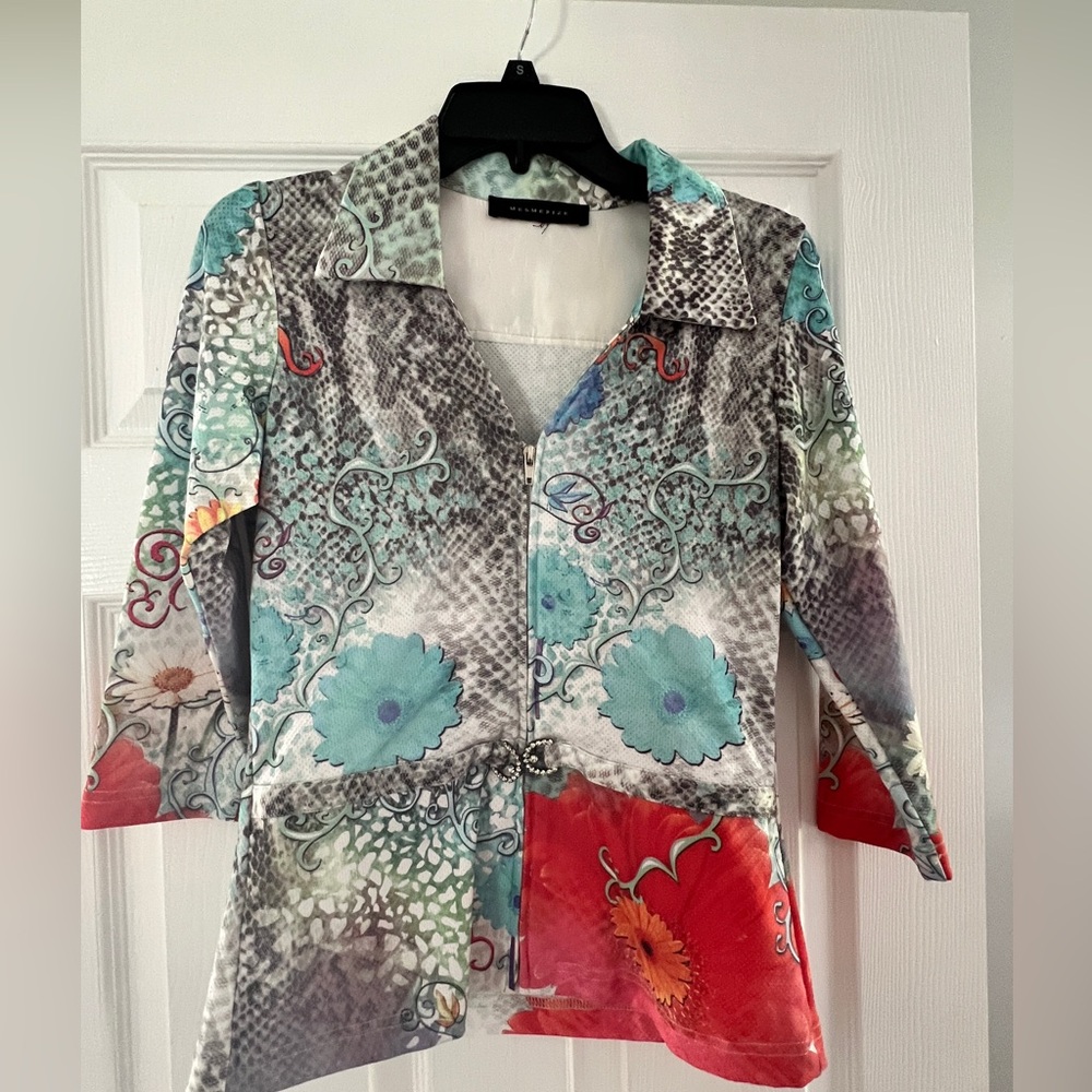 Mesmerize Multi color zippered dress jacket Small XS